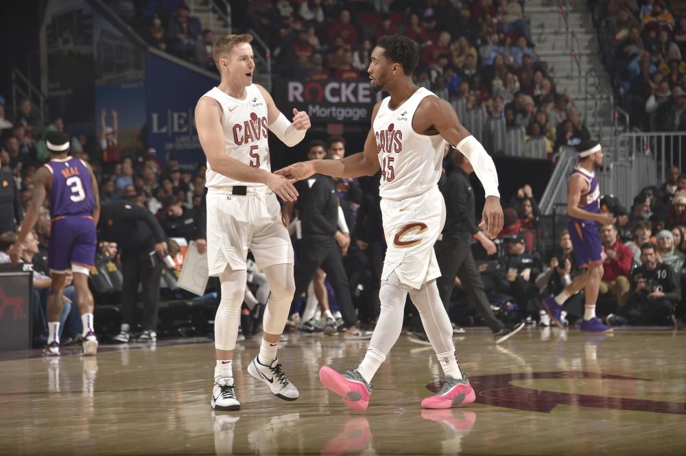 面对强大竞 面对强大竞