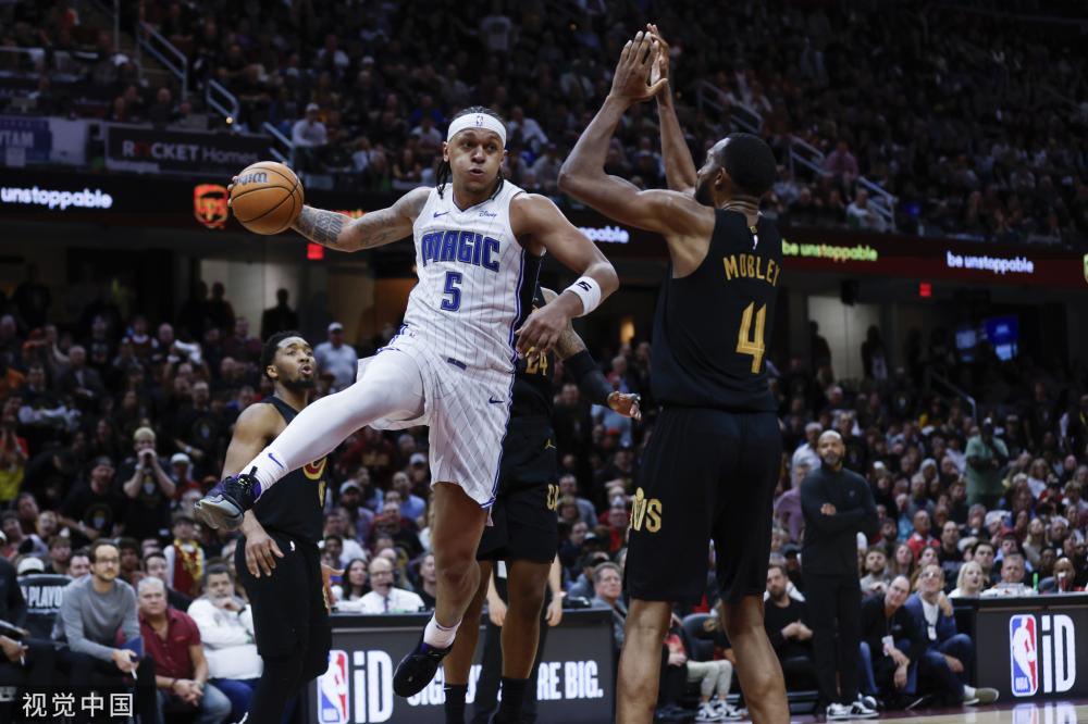 在接受采访 在接受采访