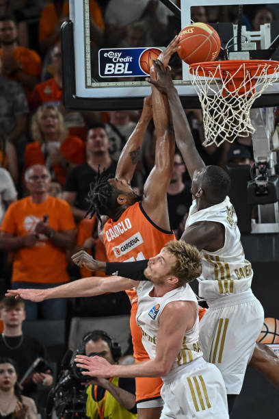 展示了他的 展示了他的